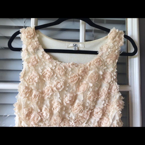 Roses and lace Ya La dress - Picture 3 of 7